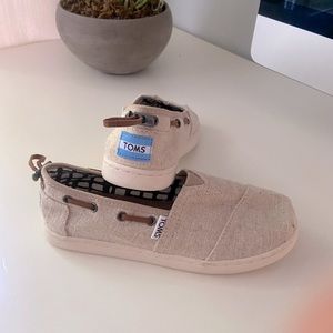 Toms Bimini Drawstring burlap slip ons.